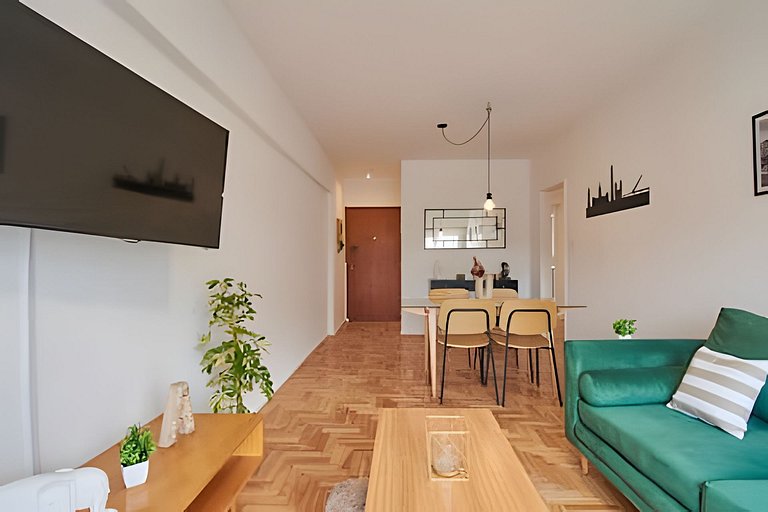 Sunny 3BR apartment in the heart of Recoleta