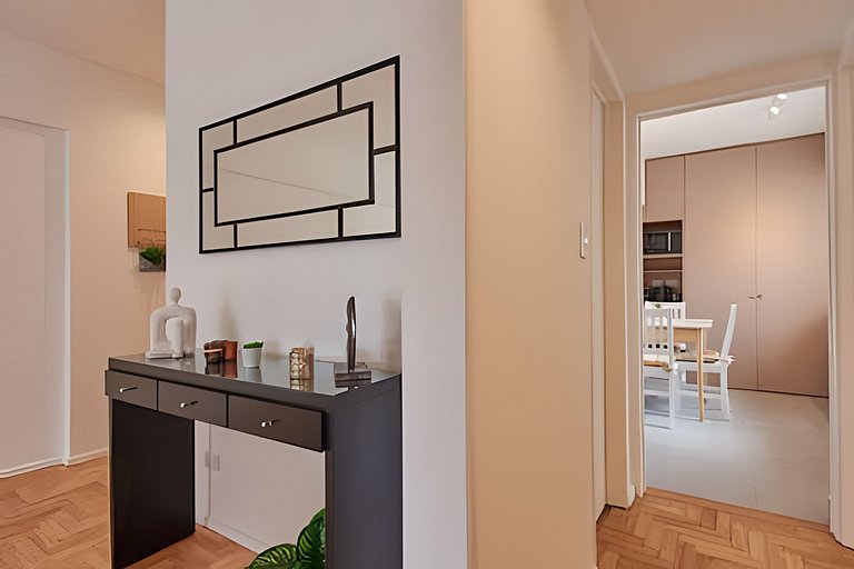 Sunny 3BR apartment in the heart of Recoleta