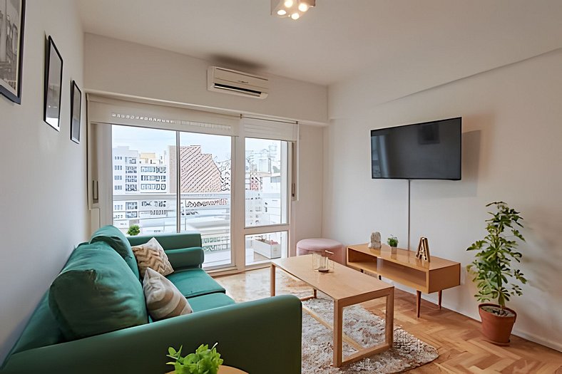 Sunny 3BR apartment in the heart of Recoleta